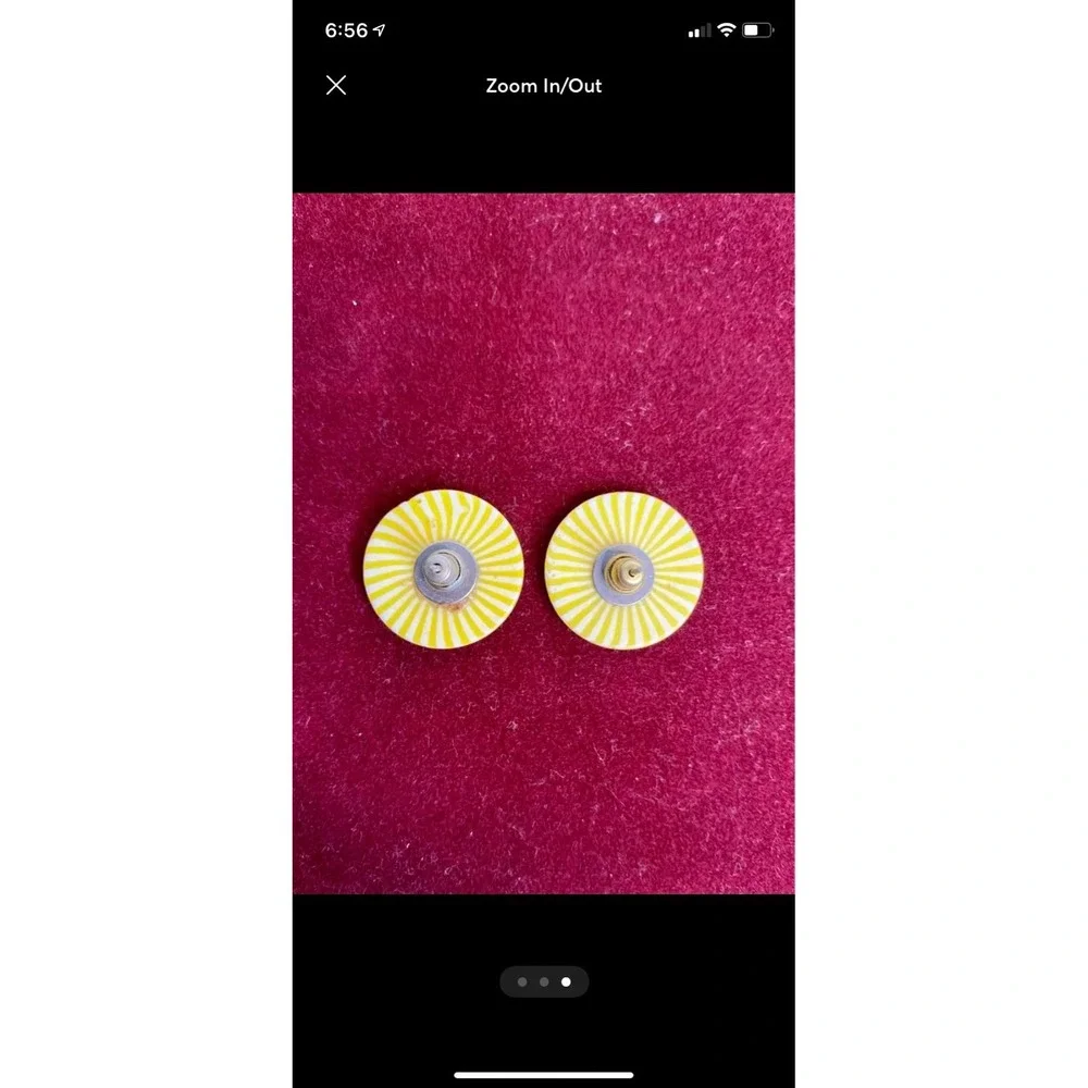 Vintage Yellow Starburst Button Earrings‎